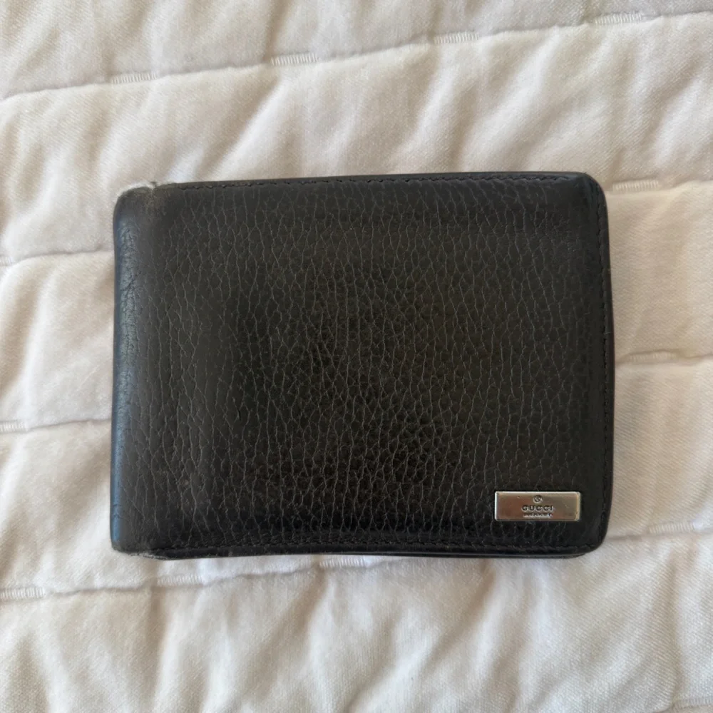 GUCCI VINTAGE LOGO PLATE GG SOFT EMBOSSED LEATHER WALLET BIFOLD BROWN